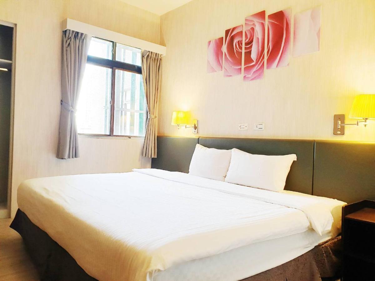 Walker Hotel - Sanchong Тайпей Екстериор снимка