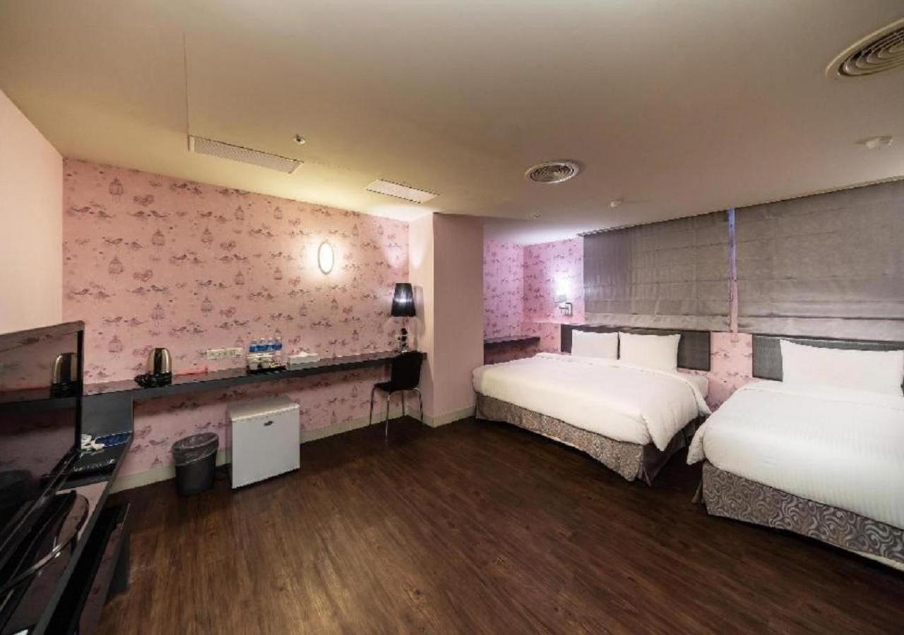 Walker Hotel - Sanchong Тайпей Екстериор снимка